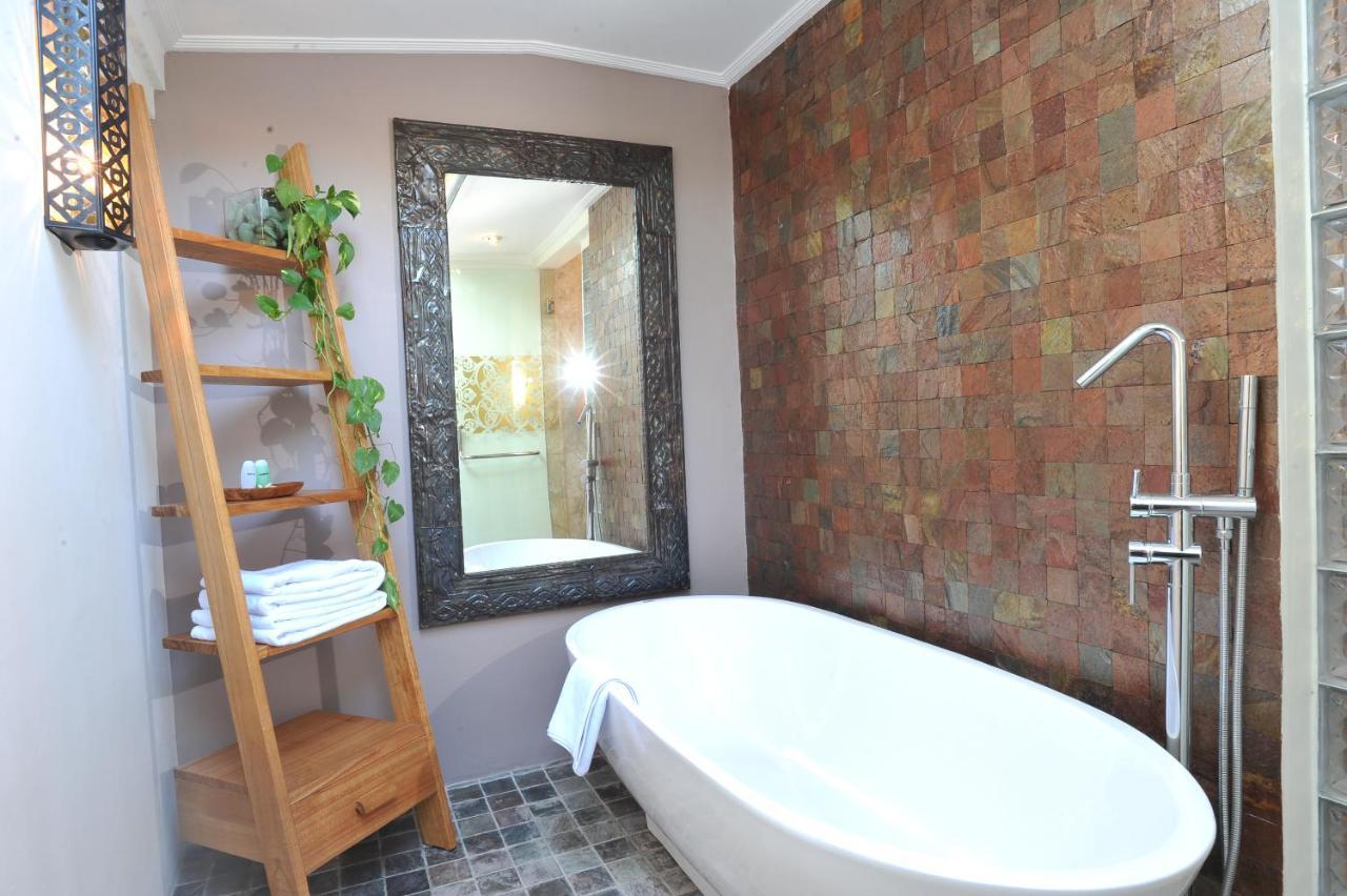 Puri Raja Hotel Легиан Екстериор снимка