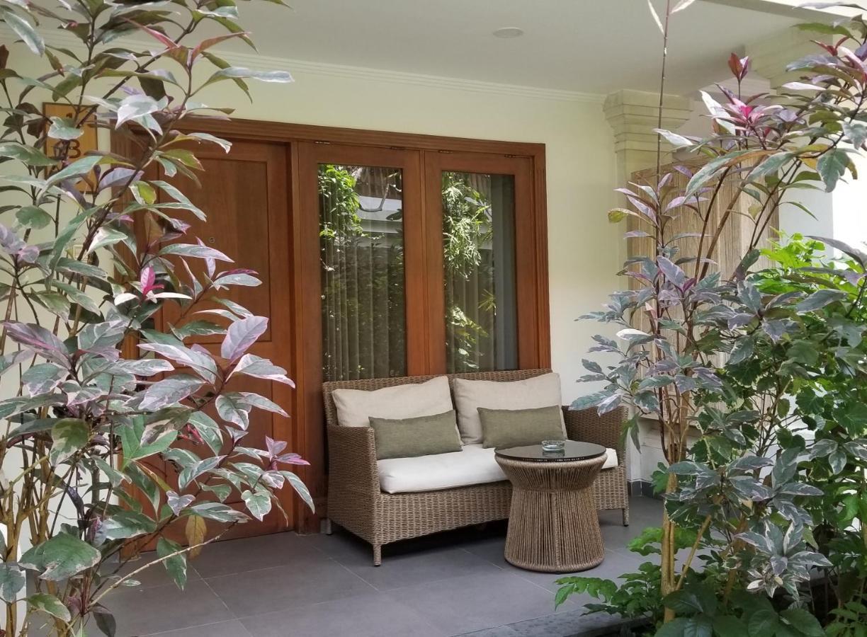 Puri Raja Hotel Легиан Екстериор снимка