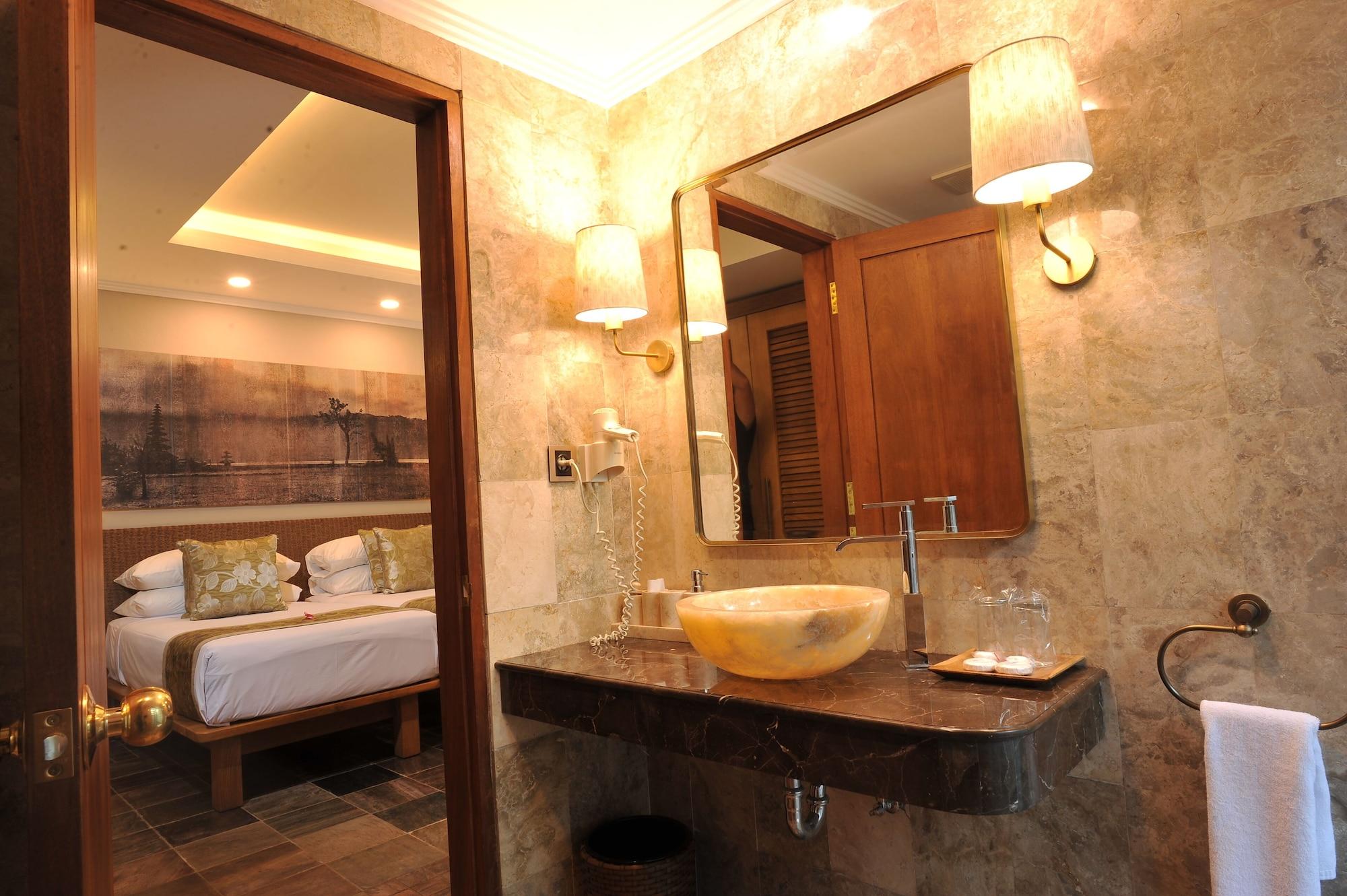 Puri Raja Hotel Легиан Екстериор снимка