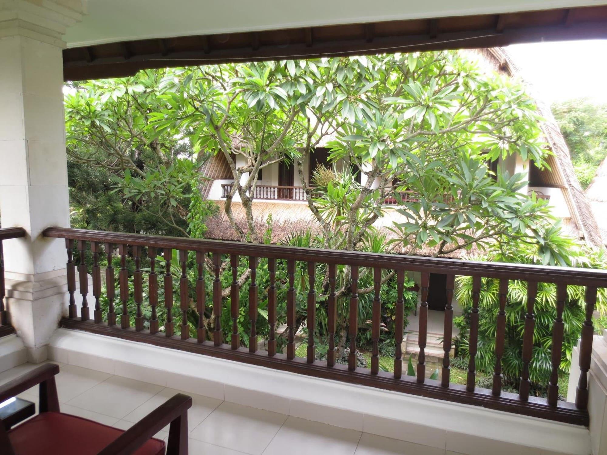 Puri Raja Hotel Легиан Екстериор снимка
