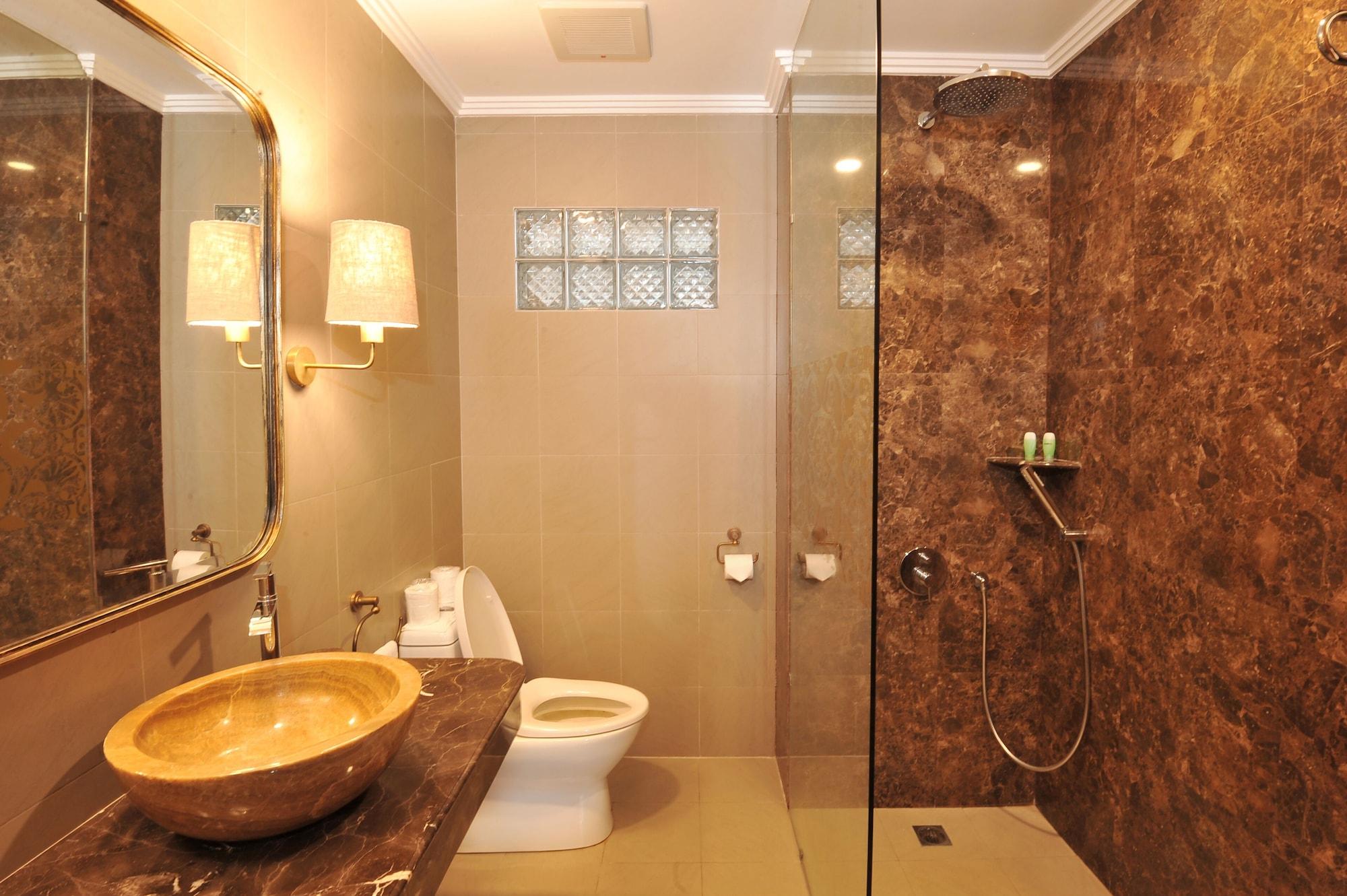 Puri Raja Hotel Легиан Екстериор снимка