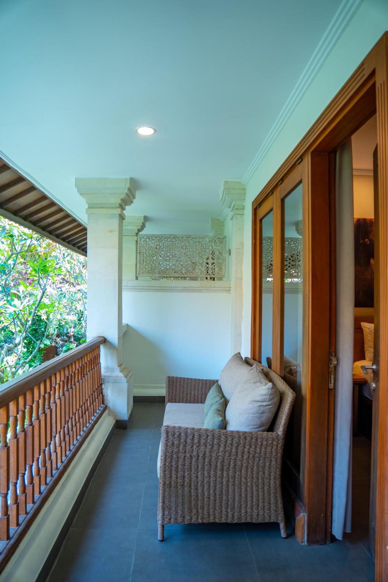 Puri Raja Hotel Легиан Екстериор снимка