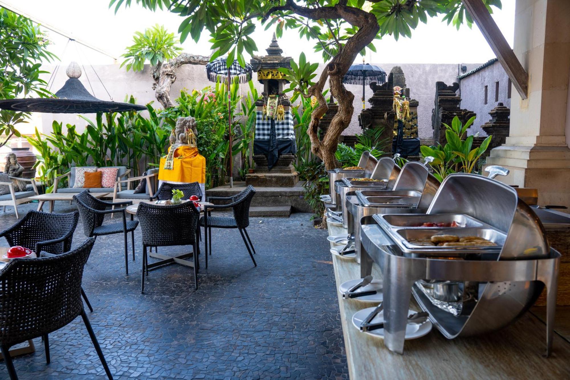 Puri Raja Hotel Легиан Екстериор снимка