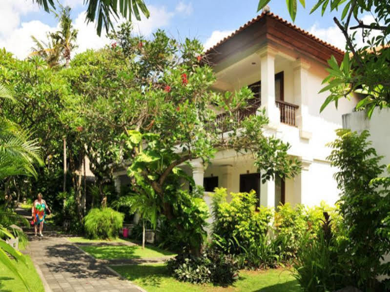 Puri Raja Hotel Легиан Екстериор снимка