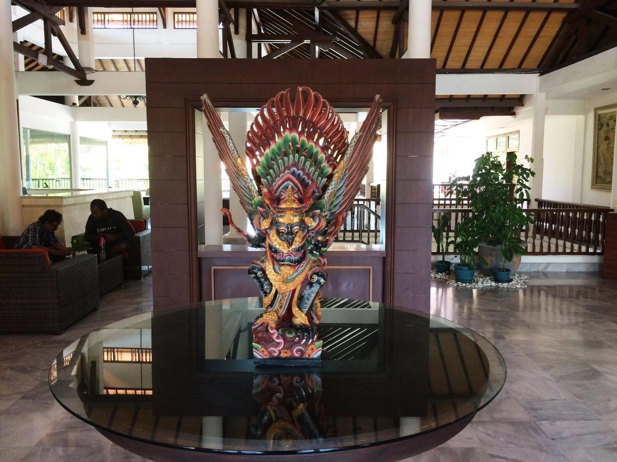Puri Raja Hotel Легиан Екстериор снимка