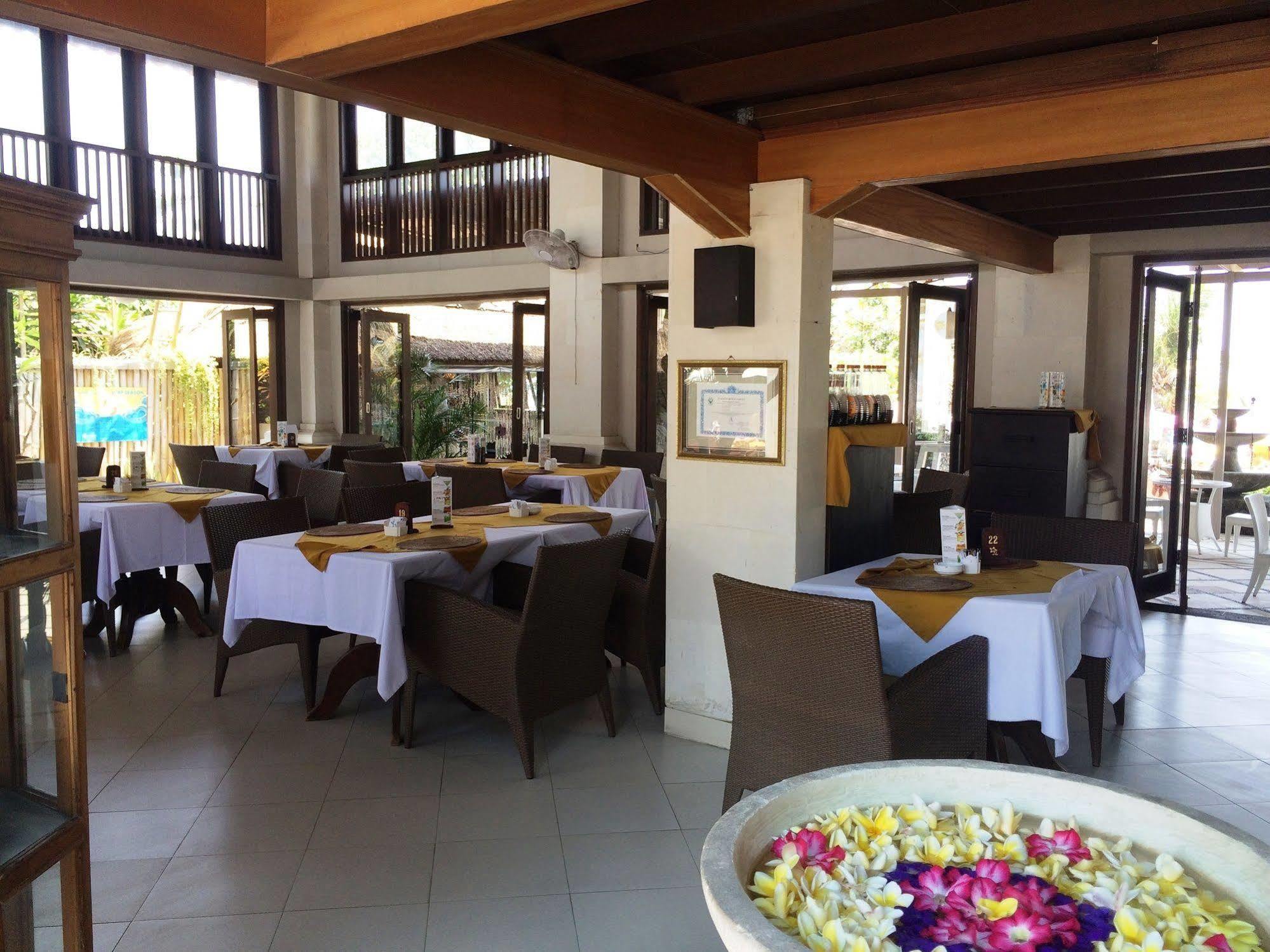 Puri Raja Hotel Легиан Екстериор снимка