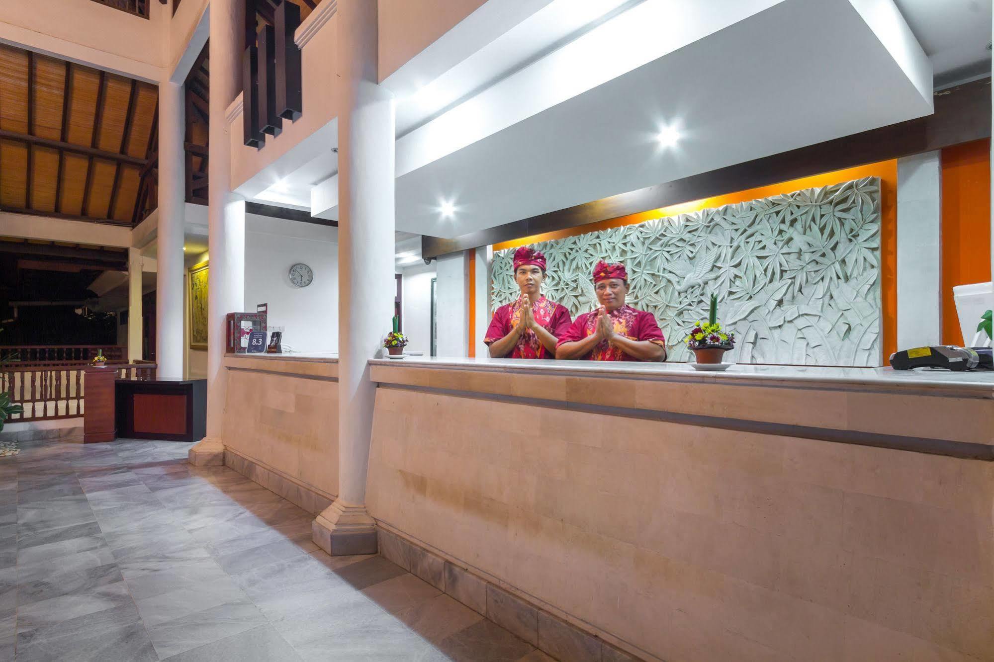 Puri Raja Hotel Легиан Екстериор снимка